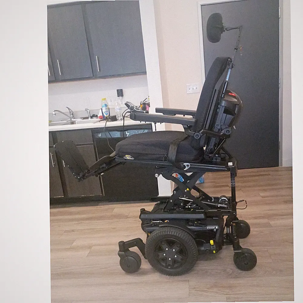 Quantum Edge 3 Power Wheelchair Black Electric iLevel Seat Adjustable Reclining